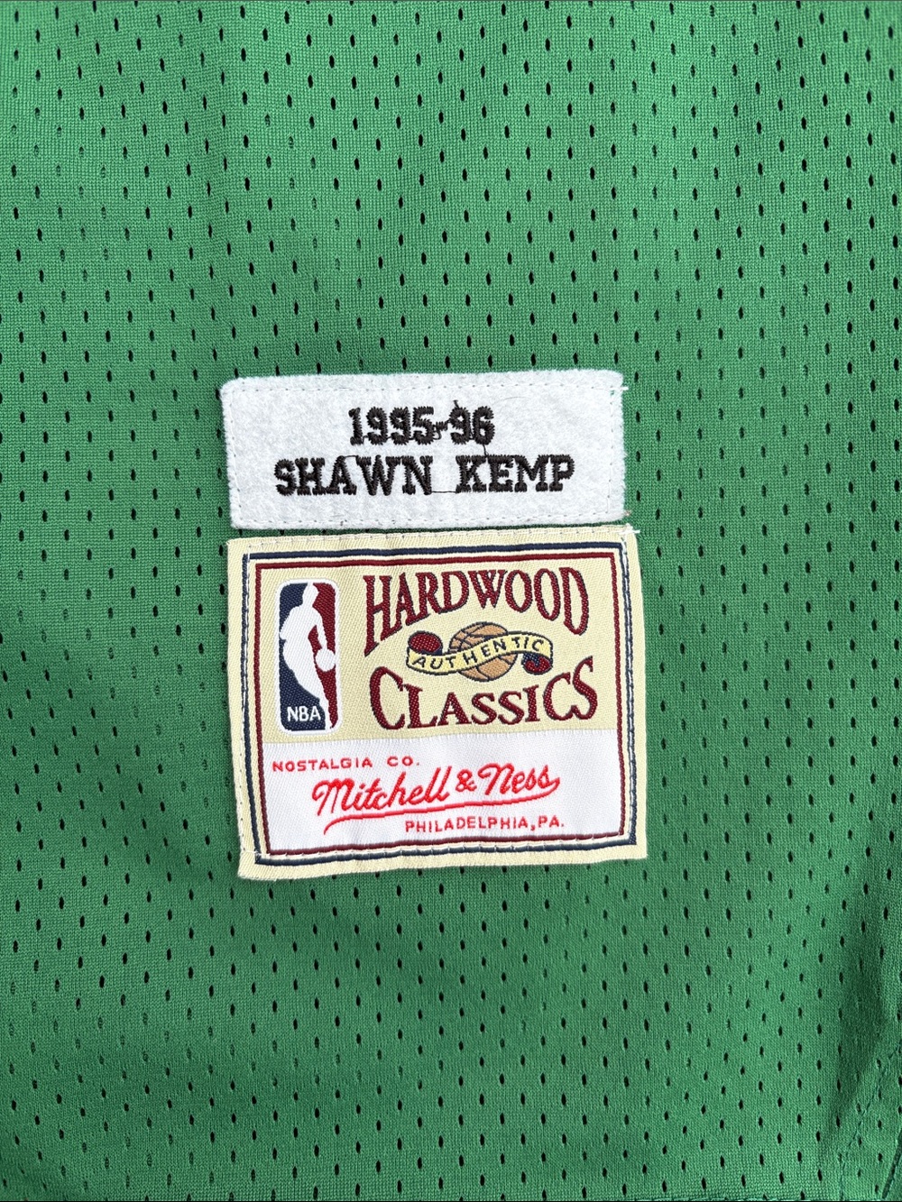 Shawn Kemp Sonics jersey 44 Large - Picture 2 of 8